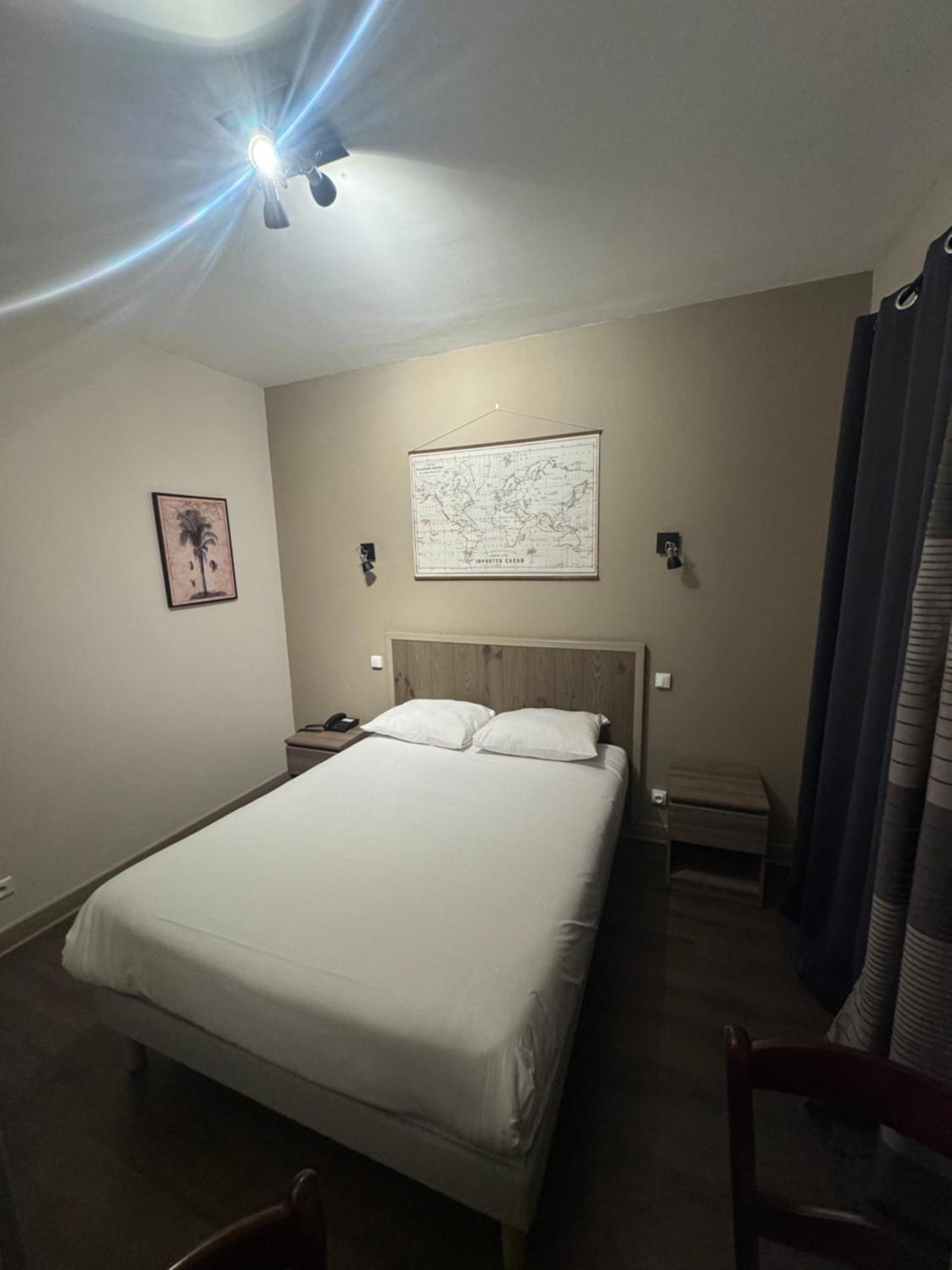 Hotel Restaurant Henry Puy-lʼÉvêque Zewnętrze zdjęcie